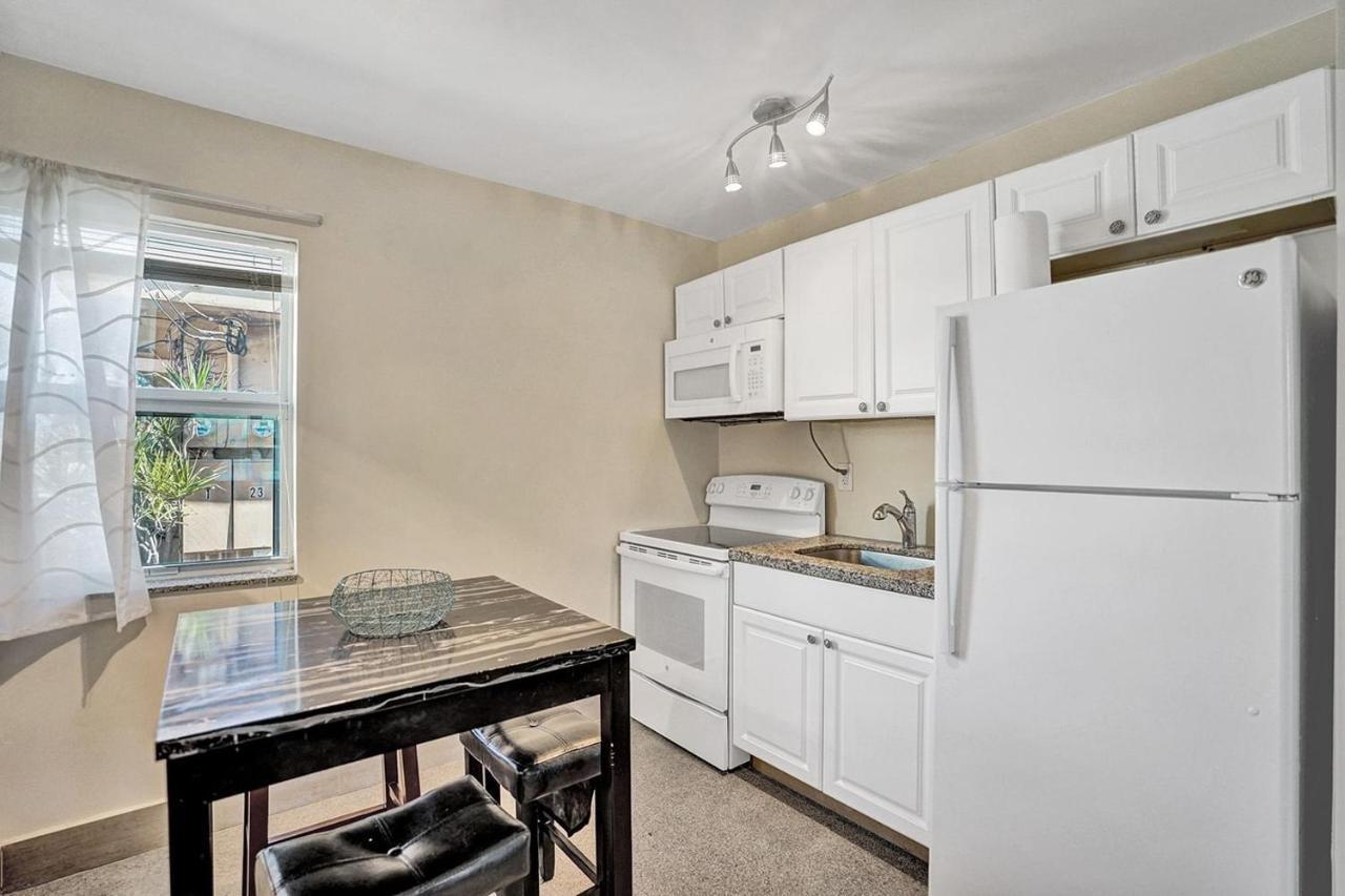 Appartamento Downtown Hollywood Holiday Retreat Dania Beach Esterno foto